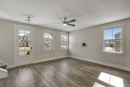 7811 Park Gate Drive photo 4