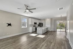 7811 Park Gate Drive photo 4
