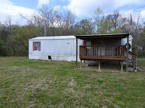15996 Highway 438 W, Linden, TN 37096
