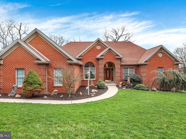 4755 MAPLE SHADE DRIVE, HARRISBURG, PA 17110