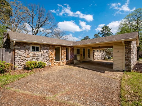 11 Crownpoint Road, Little Rock, AR 72227