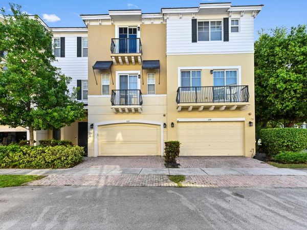 642 NW 38th Circle, Boca Raton, FL 33431