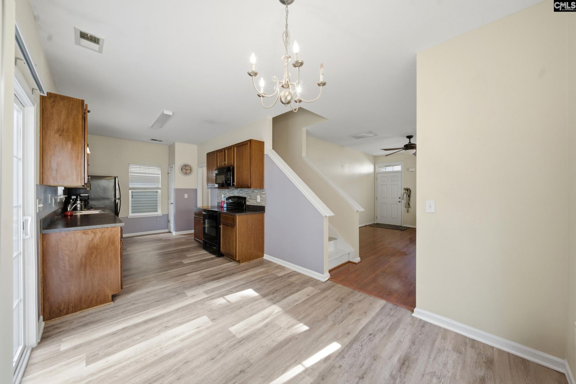 163 Stanley Court Photo 4