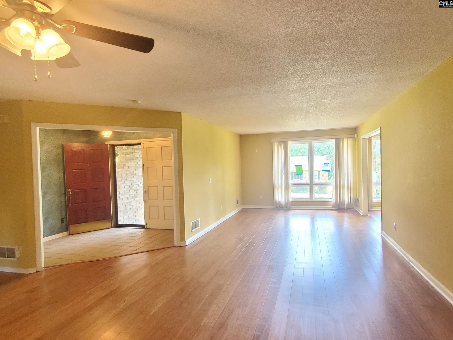 226 Lancer Drive  Photo 5