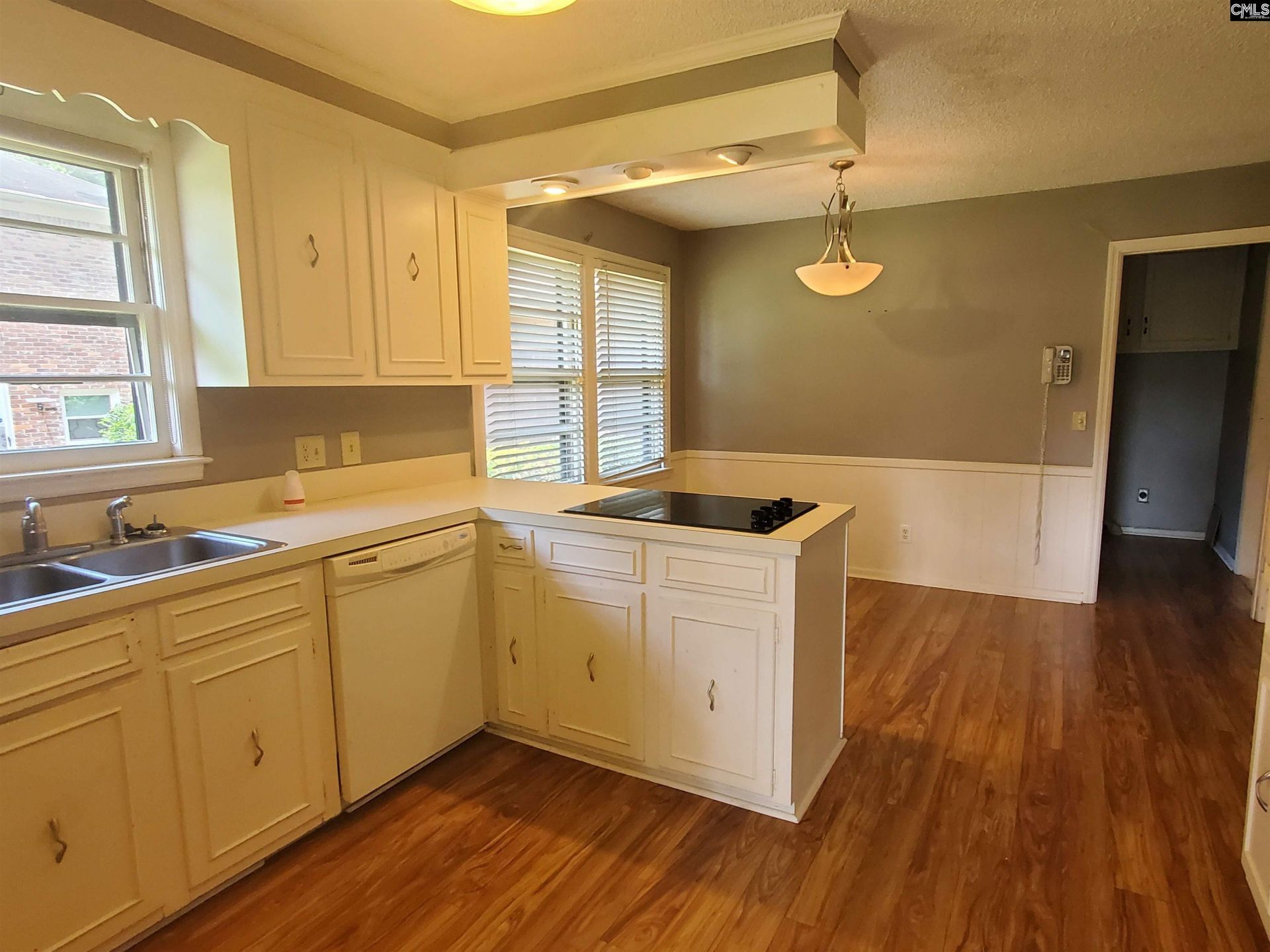 226 Lancer Drive  Photo 8