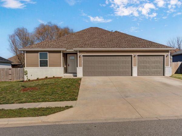 1450 S Olde Savannah Avenue , Republic, MO 65738