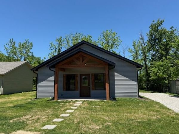 429 E South Street, Mountain Grove, MO 65711