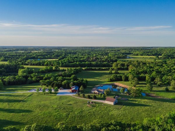 450 E 375th Road, Dunnegan, MO 65640