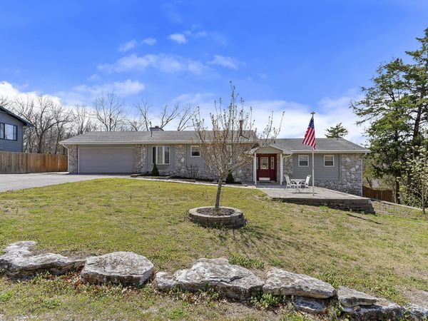 2268 E Thompson Place, Springfield, MO 65804