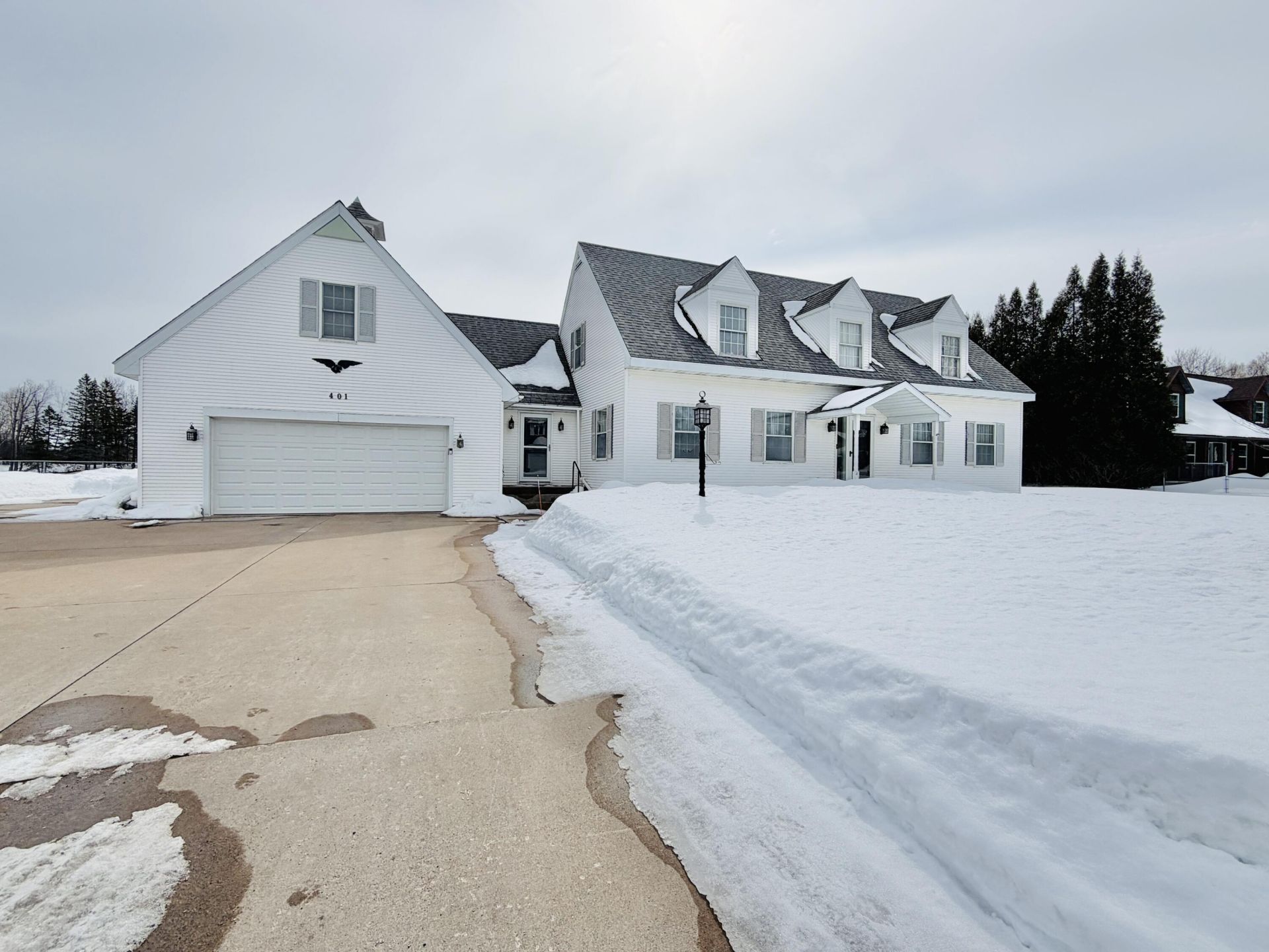 401 Golf Court Dr, Sault Sainte Marie, MI 49783 Main Photo