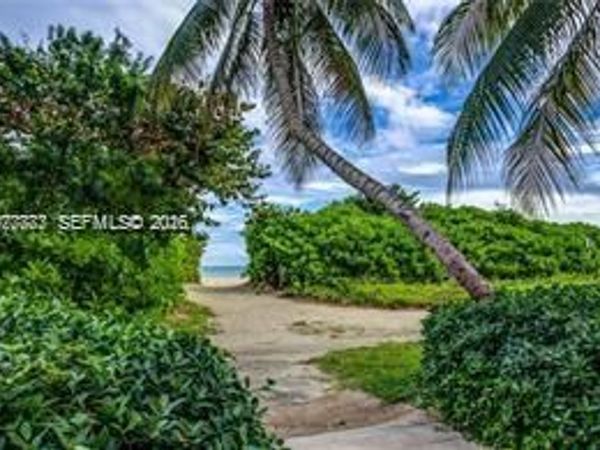 5555 Collins Ave , Unit 15W, Miami Beach, FL 33140