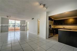 5555 Collins Ave , Unit 15W, Miami Beach, FL 33140 Photo