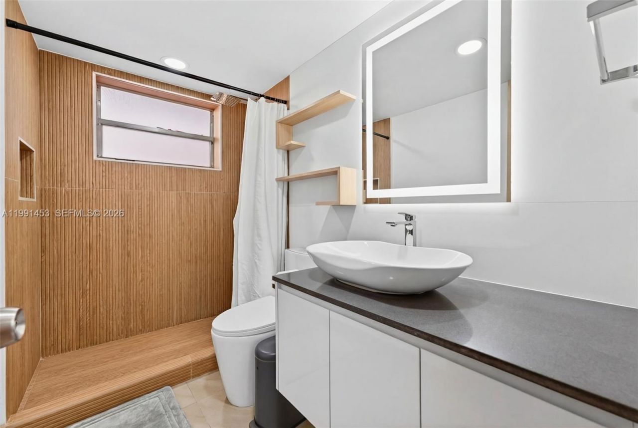 1750 W 46th St , Unit 412, Hialeah, FL 33012 Photo