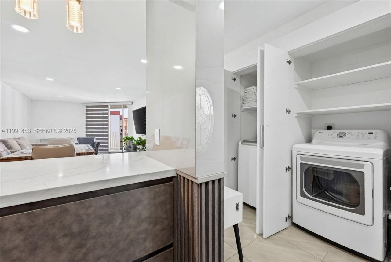 1750 W 46th St , Unit 412, Hialeah, FL 33012 Photo