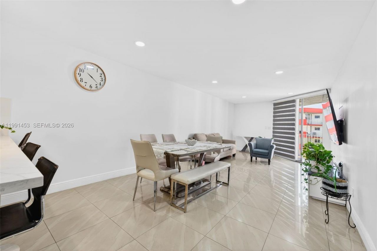 1750 W 46th St , Unit 412, Hialeah, FL 33012 Photo