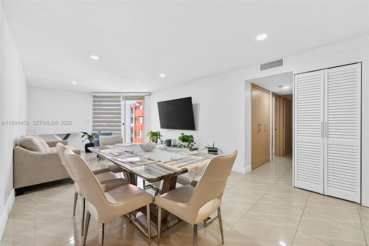 1750 W 46th St , Unit 412, Hialeah, FL 33012 Photo