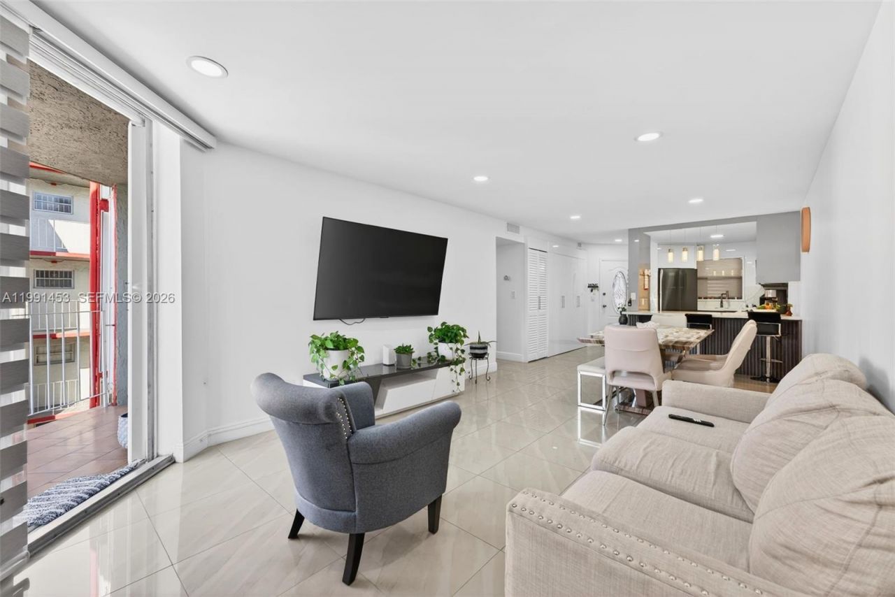 1750 W 46th St , Unit 412, Hialeah, FL 33012 Photo