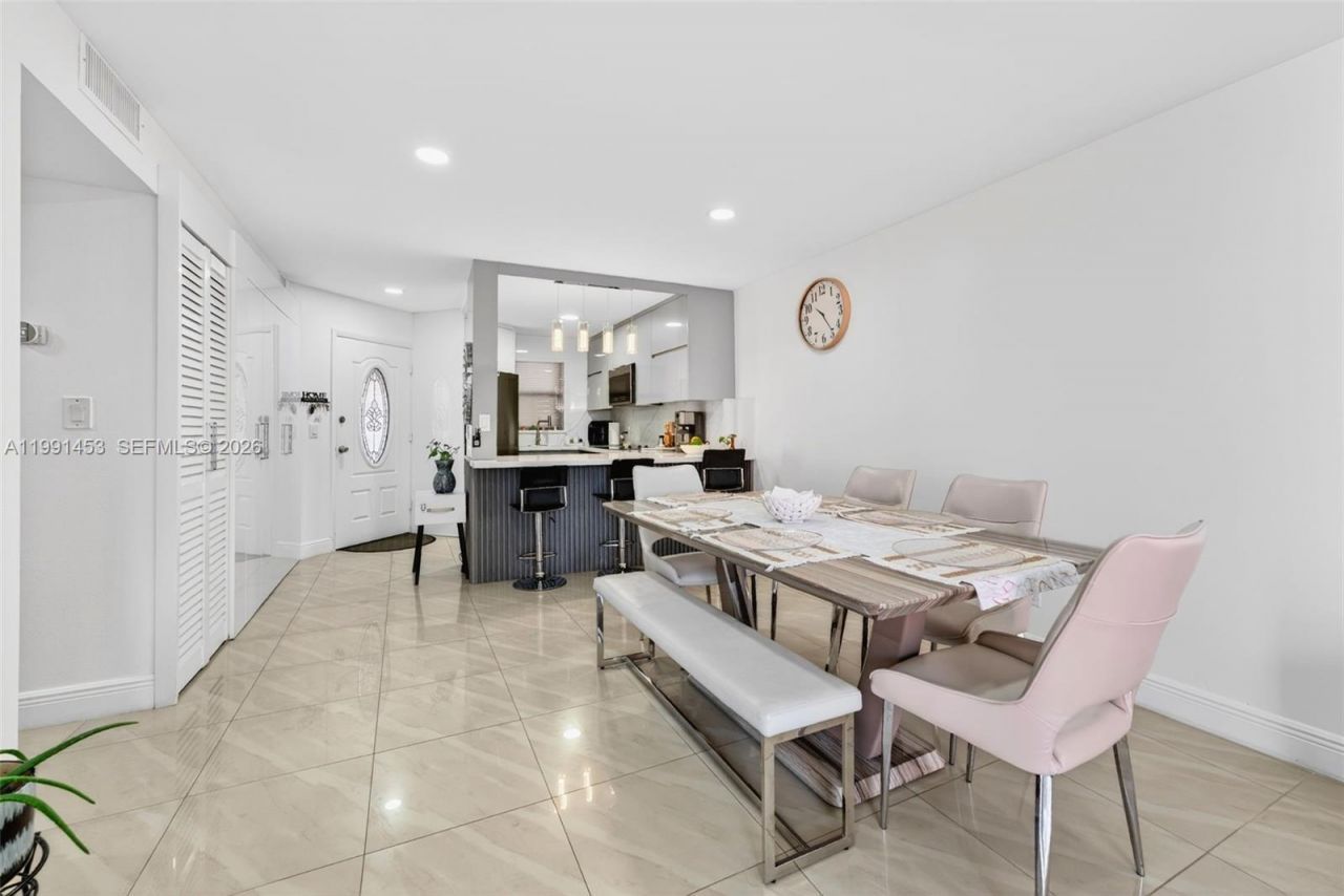 1750 W 46th St , Unit 412, Hialeah, FL 33012 Photo