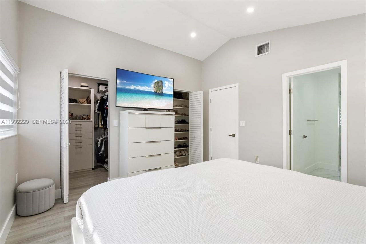 1350 NW 123rd Ave, Pembroke Pines, FL 33026 Photo