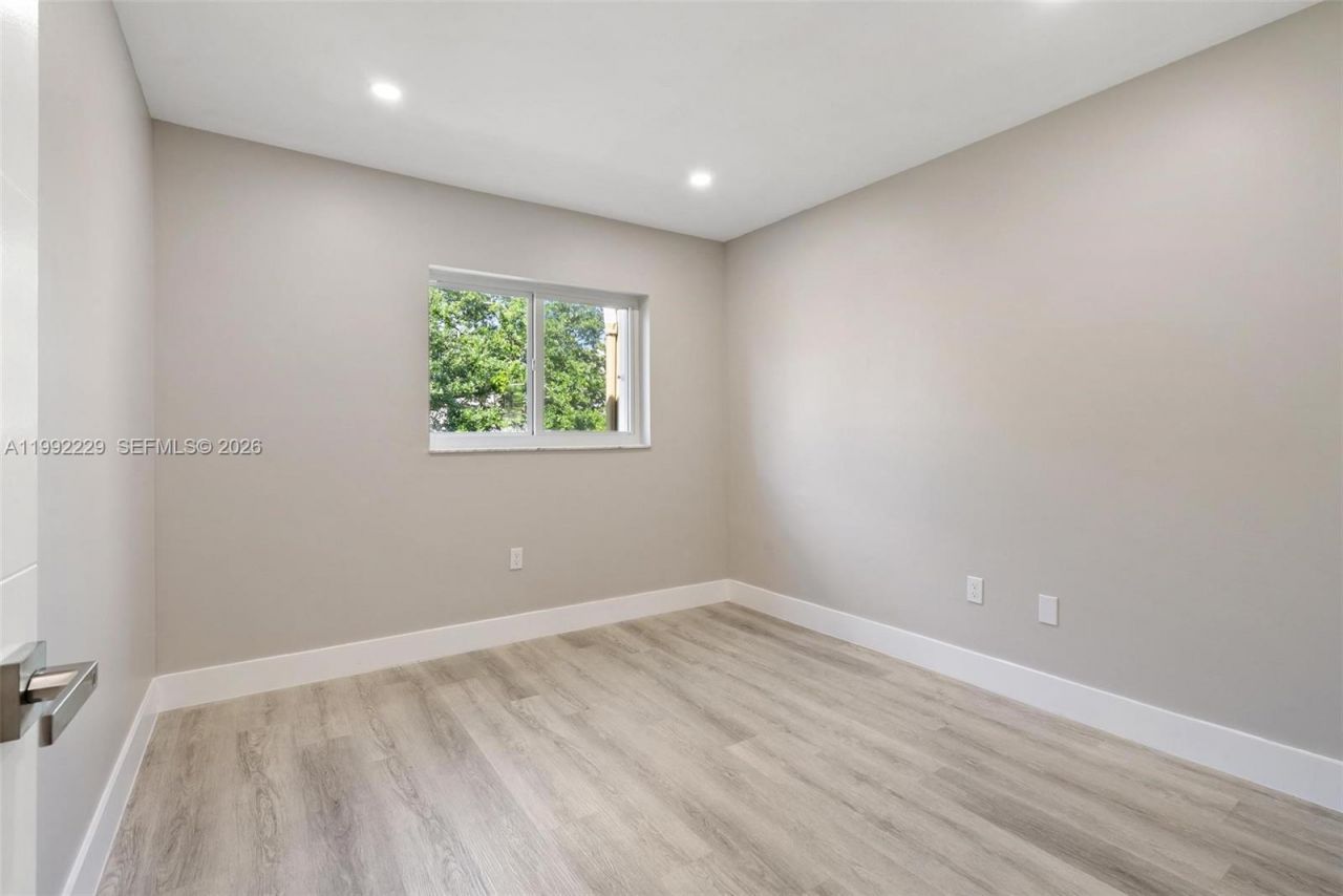 1350 NW 123rd Ave, Pembroke Pines, FL 33026 Photo