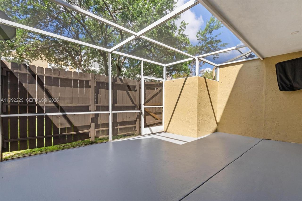 1350 NW 123rd Ave, Pembroke Pines, FL 33026 Photo