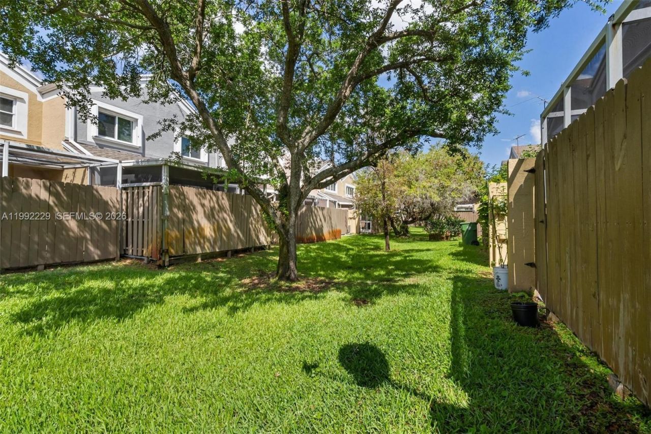 1350 NW 123rd Ave, Pembroke Pines, FL 33026 Photo