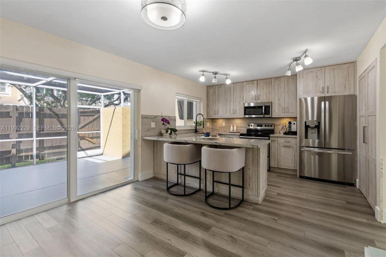 1350 NW 123rd Ave, Pembroke Pines, FL 33026 Photo