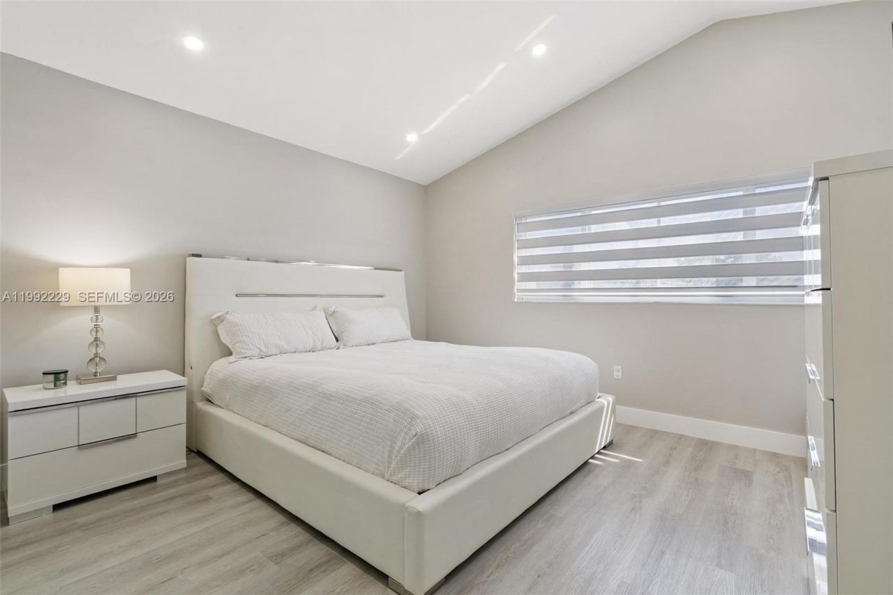 1350 NW 123rd Ave, Pembroke Pines, FL 33026 Photo