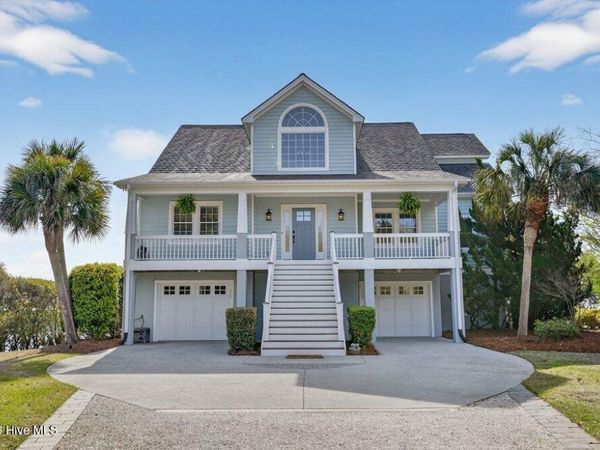 191 Howards Lane, Hampstead, NC 28443