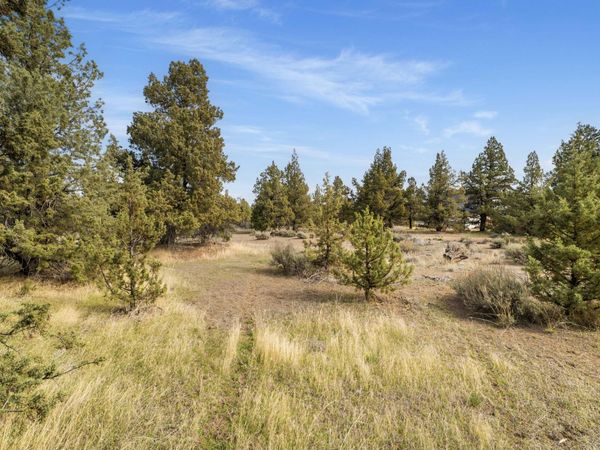 21224 Limestone Avenue, Bend, OR 97703