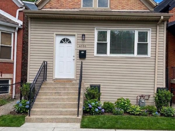 4530 W Maypole Avenue, Chicago, IL 60624