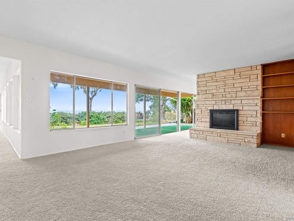 5877 Soledad Mountain Road, La Jolla, CA 92037