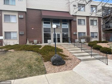2801 Flag Avenue N, Unit 323, New Hope, MN 55427