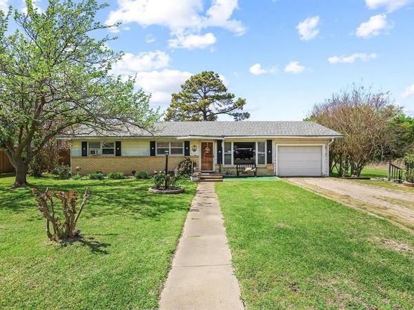 110 Vine Street, Pottsboro, TX 75076