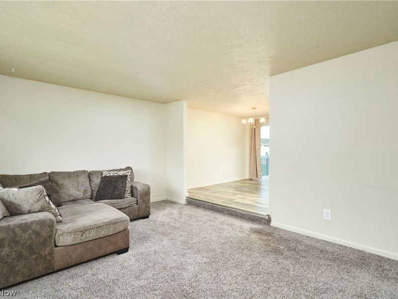 332 N River Road, Munroe Falls, OH 44262 Photo 4