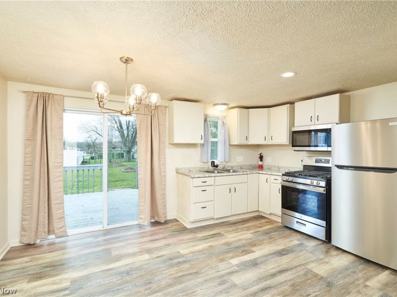 332 N River Road, Munroe Falls, OH 44262 Photo 5