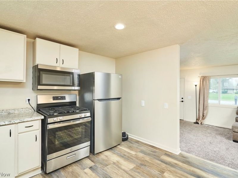 332 N River Road, Munroe Falls, OH 44262 Photo 7