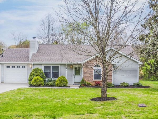 8809 Flintlock Rd, Knoxville, TN 37931