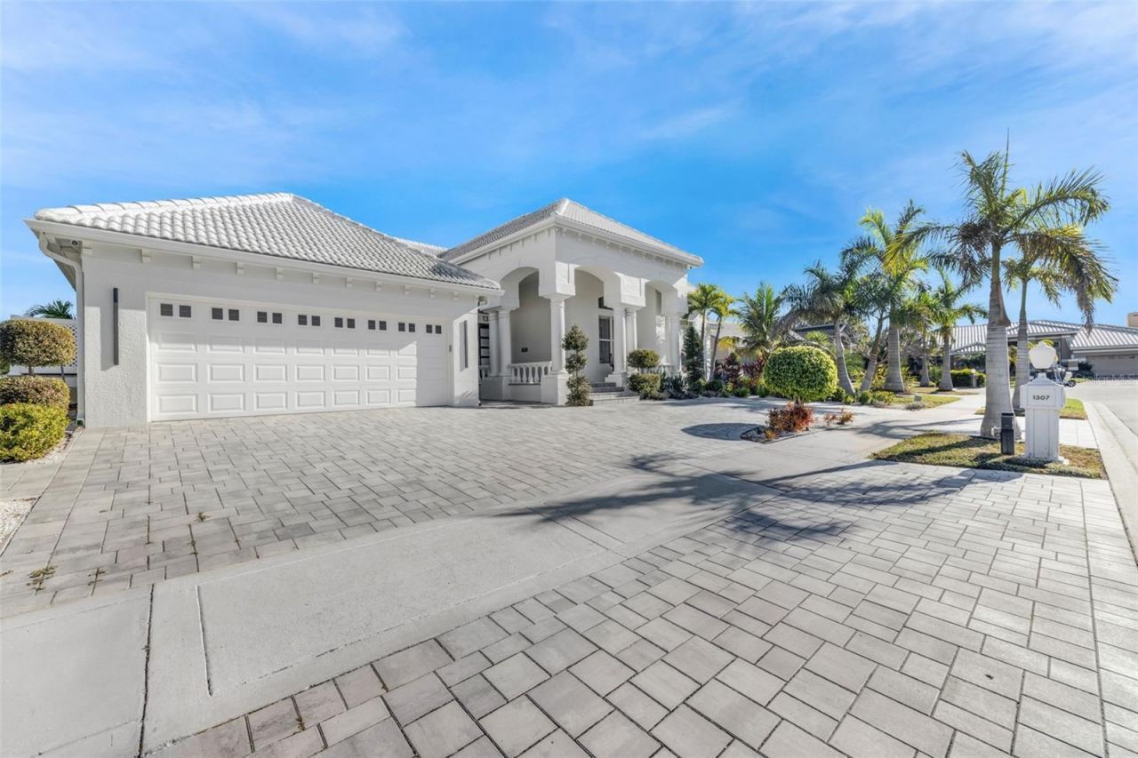 1307 Alhambra Drive, Apollo Beach, FL 33572 Photo