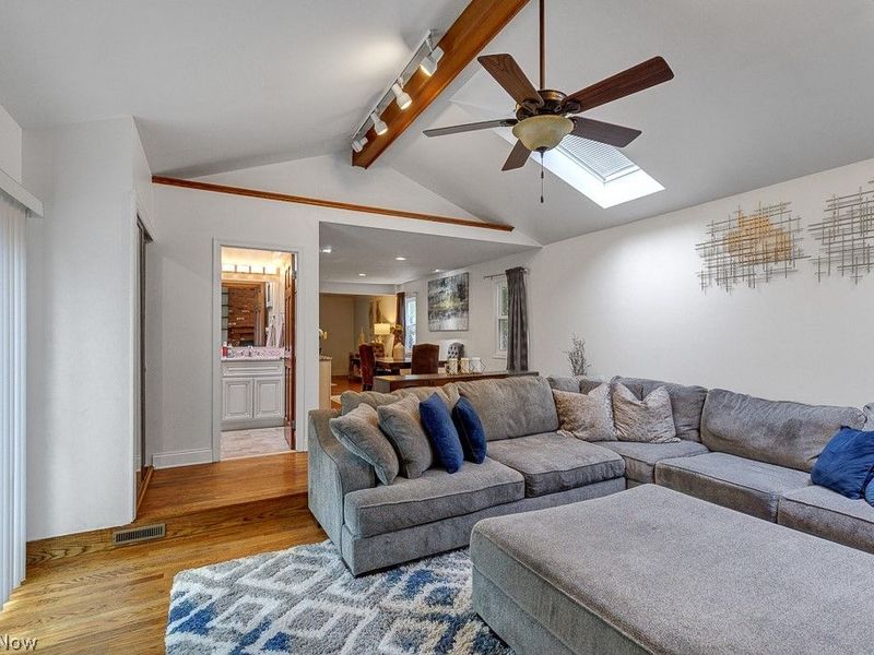 4855 Edsal Drive, Lyndhurst, OH 44124 Photo 11