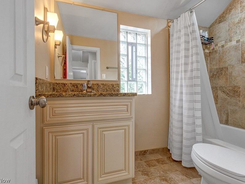 4855 Edsal Drive, Lyndhurst, OH 44124 Photo 17