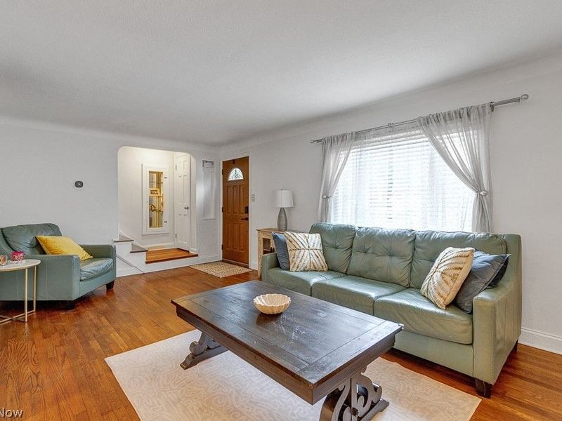 4855 Edsal Drive, Lyndhurst, OH 44124 Photo 4