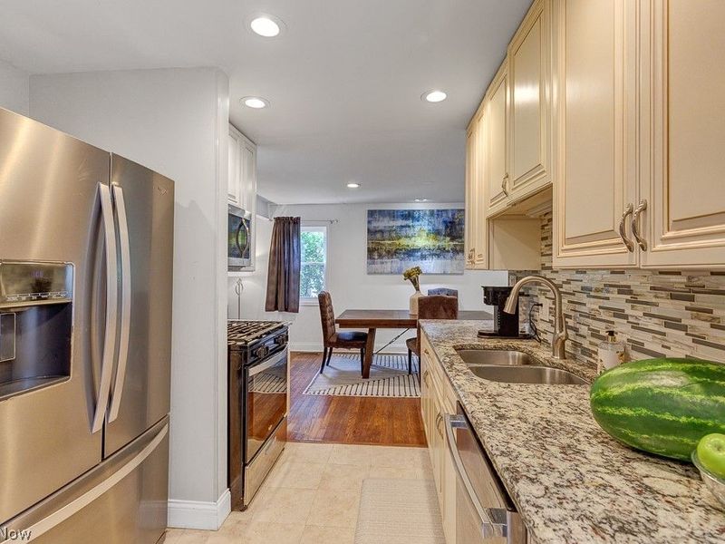 4855 Edsal Drive, Lyndhurst, OH 44124 Photo 8