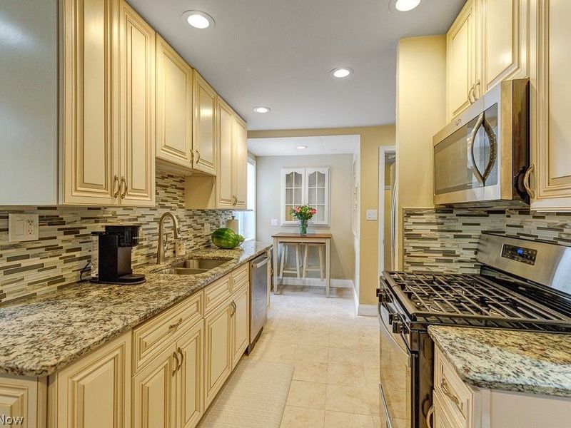 4855 Edsal Drive, Lyndhurst, OH 44124 Photo 9