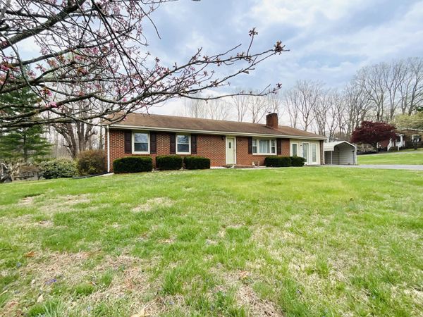 400 Woodland CIR, Lynchburg, VA 24502