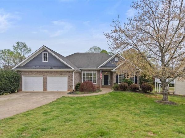 93 Overlook Circle, Dawsonville, GA 30534
