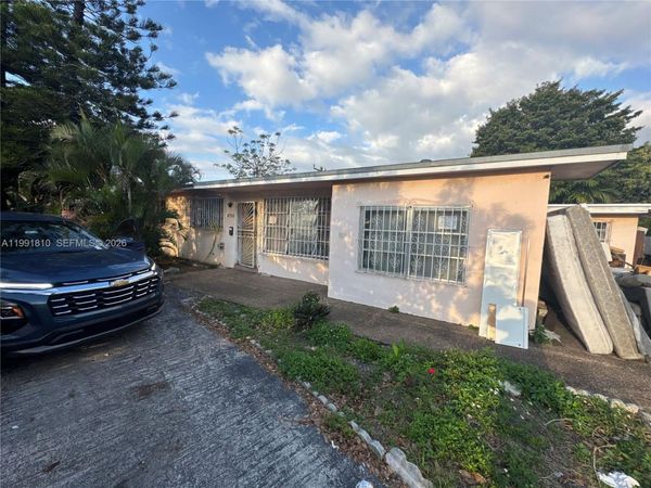 4730 W 8th Ave , Hialeah, FL 33012