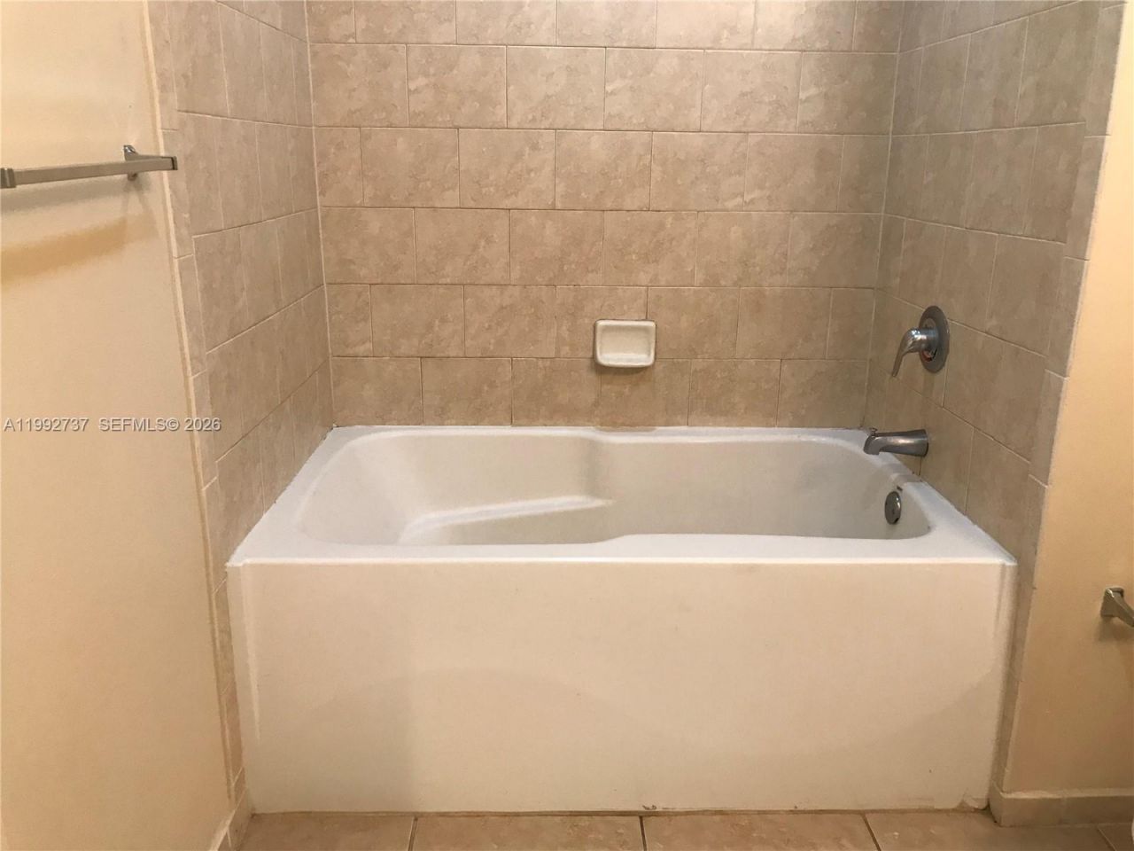 3001 NE 185th St, Unit 422, Aventura, FL 33180 Photo
