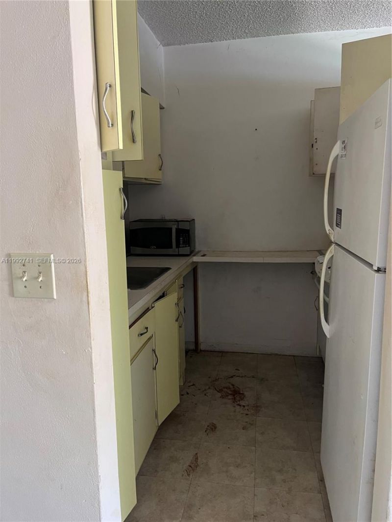 1012 SW 11th St , Unit 9N, Hallandale Beach, FL 33009 Photo