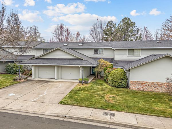235 Meadow Drive, Ashland, OR 97520